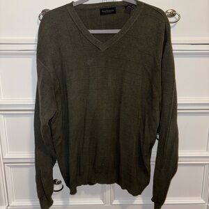 Van Heusen Men's V-Neck Sweater in Olive